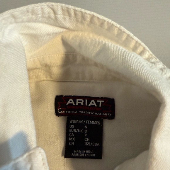 Ariat snap shirt Aztec design - Picture 2 of 3